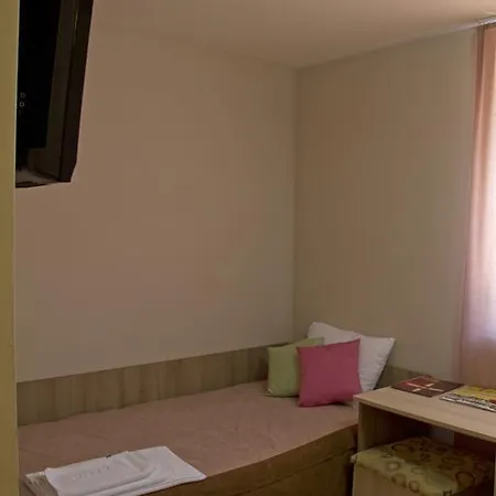 Hotel Garni Tri O 3*