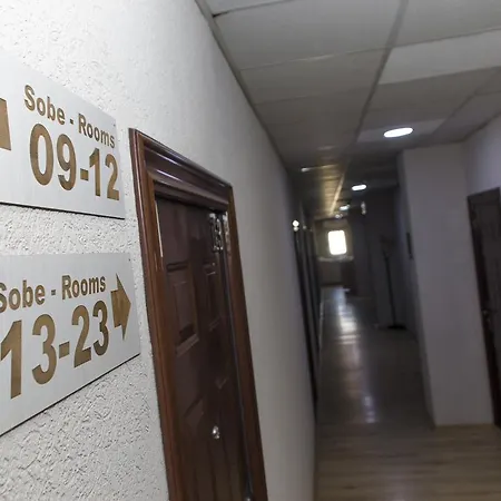 Garni Tri O 3* קרגיובאק