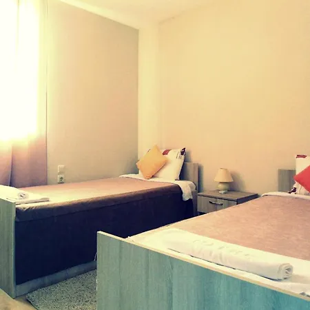Garni Tri O 3*