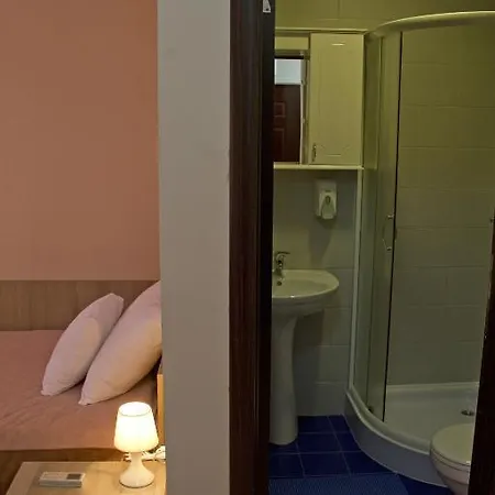 Hotel Garni Tri O 3*