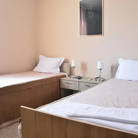 Garni Tri O 3* Kragujevac