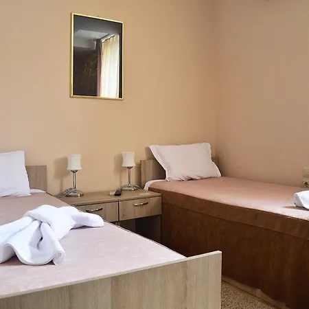 Hotel Garni Tri O 3*